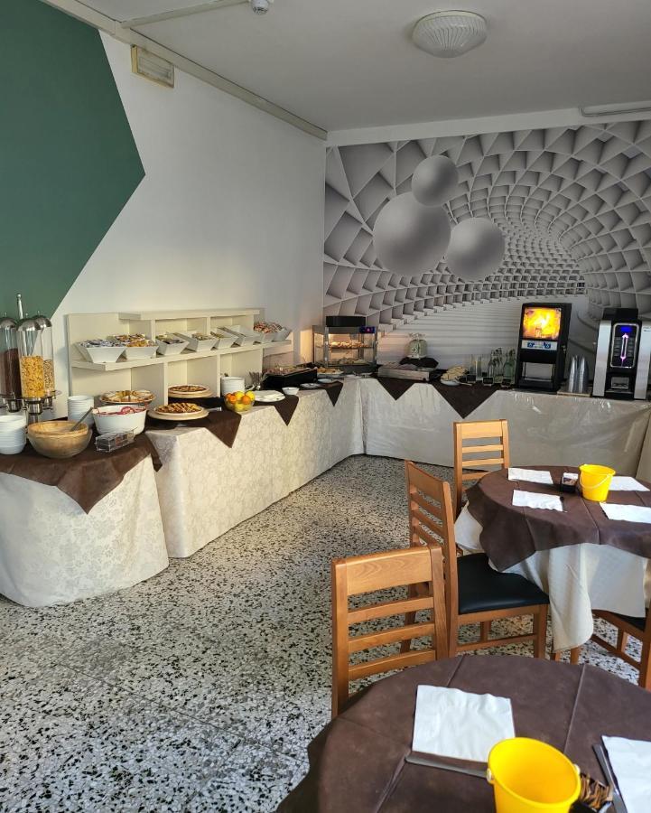 Hotel Viscount Riccione Luaran gambar